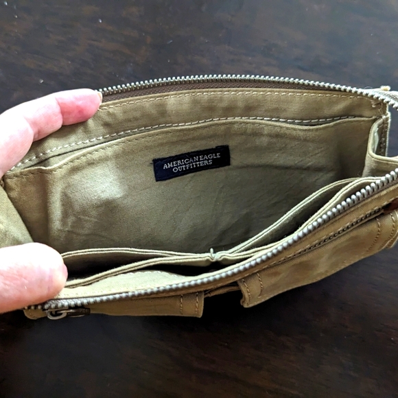 American Eagle Olive Brown Leather Wristlet - Picture 2 of 4